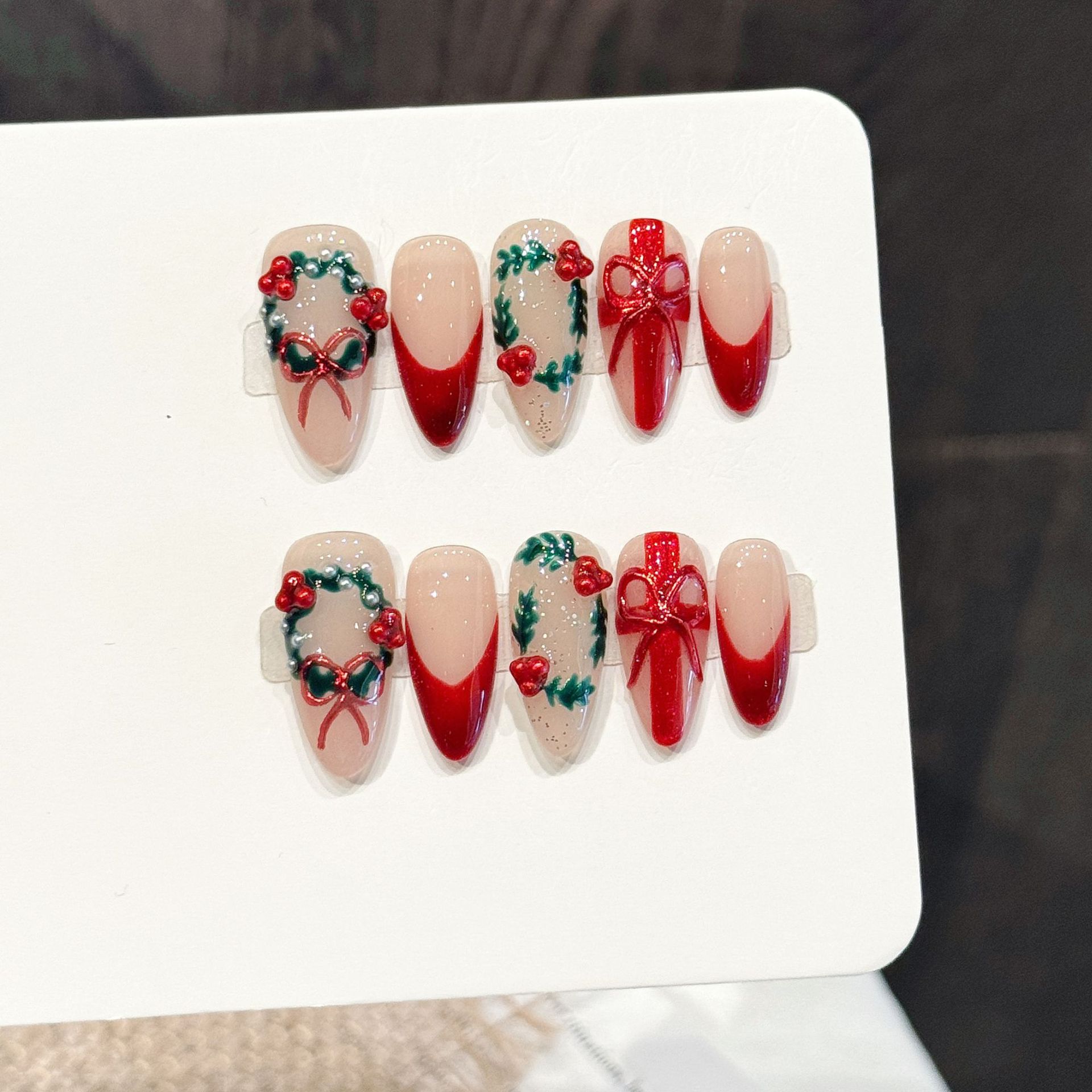 10 pièces noël rouge nu moyen  - Nail Art Press On avis et prix