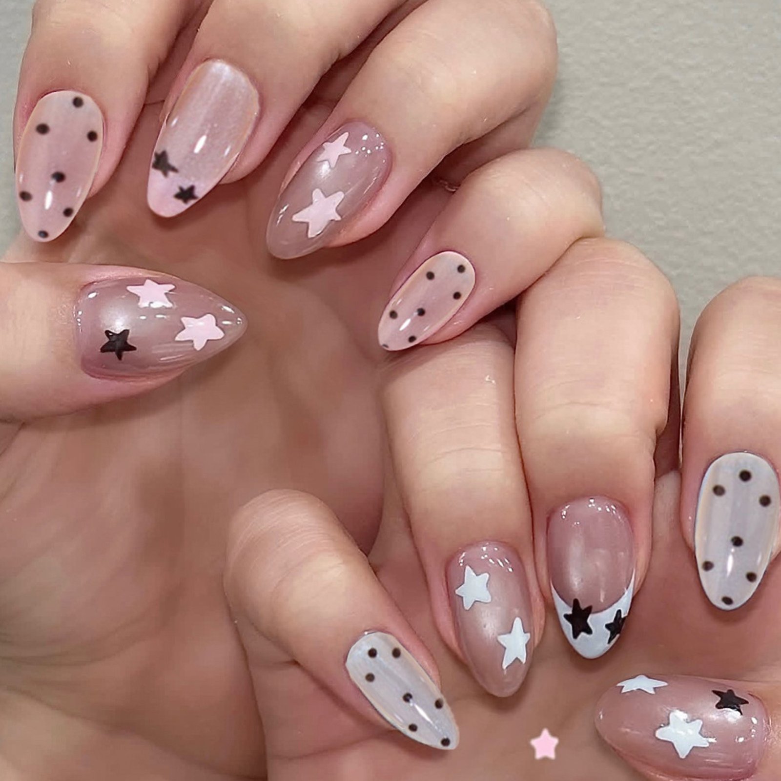 Faux ongles en amande rose nud - Nail Art Pink avis et prix